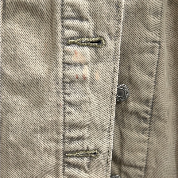 Levi's Women’s 90s Trucker Denim Jacket - Picture 7 of 9